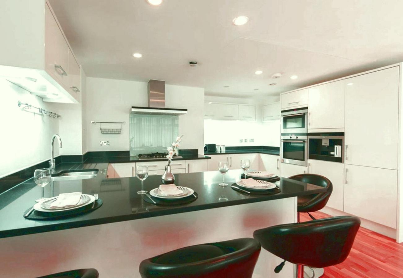 4 Bedrooms Puerta De Alcala Apartamento *